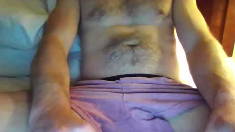 Snapshot of dukescosmo12 chatting on May 1, 2026, 4:39 am dukescosmo12 online show from May 1, 2026, 4:39 am