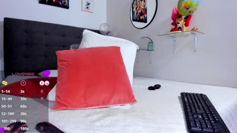 Snapshot of dulccemariaa chatting on February 11, 2025, 2:14 am Dulce Maria online show from February 11, 2025, 2:14 am