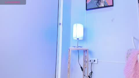 dulce__fiore07 online show from April 22, 2026, 12:07 pm