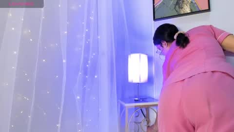 Snapshot of dulce__fiore07 chatting on May 21, 2026, 12:01 pm dulce__fiore07 online show from May 21, 2026, 12:01 pm