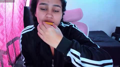 Dulce  online show from November 7, 2025, 2:06 pm