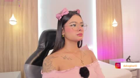Snapshot of dulce_glow_ chatting on June 27, 2026, 3:50 pm D U L C E online show from June 27, 2026, 3:50 pm