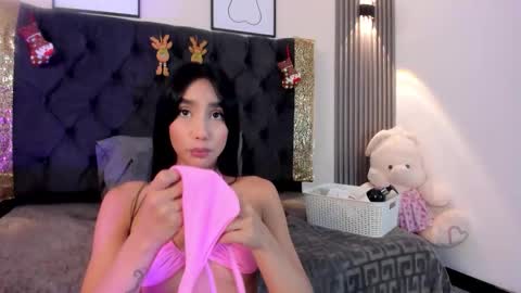 Dluce May online show from November 28, 2025, 4:26 am