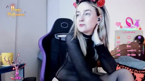 Sweetnina online show from October 27, 2025, 8:57 pm