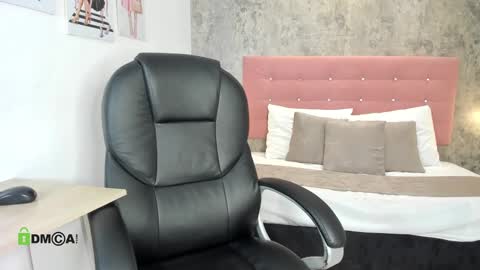 Dulce Rose online show from September 12, 2025, 8:42 pm