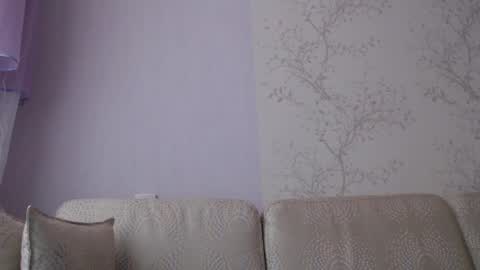 dulcieheath online show from February 25, 2025, 10:04 am