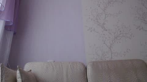 dulcieheath online show from February 25, 2025, 1:06 pm