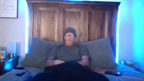 DUO2069 online show from November 28, 2025, 6:21 pm