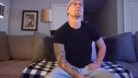 DUO2069 online show from February 1, 2026, 6:17 pm