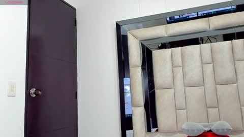 duran_dhikol1 online show from February 6, 2025, 4:10 am