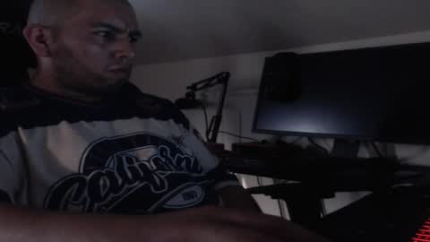 duroporelchiquito online show from April 3, 2026, 10:52 pm