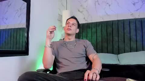 Dustin Sonne online show from July 18, 2026, 3:33 am