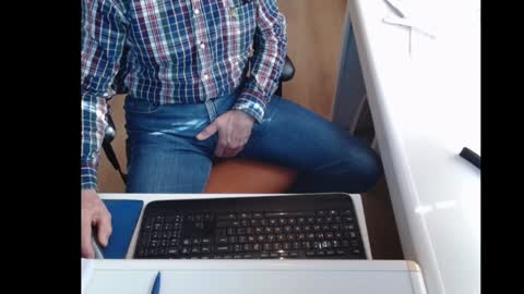 dutchpornking2 online show from February 2, 2025, 12:24 pm