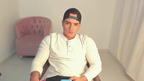 dwayne_esteven10 online show from January 12, 2026, 3:12 am