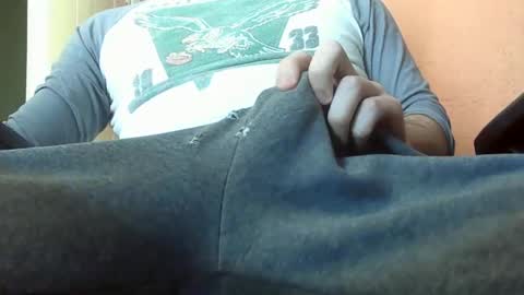 dweav240 online show from February 7, 2025, 4:56 pm