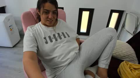 dayana online show from September 24, 2025, 6:39 am