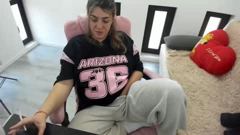 dayana online show from March 24, 2026, 5:12 am