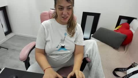 dayana online show from March 29, 2026, 4:56 am