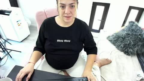dayana online show from May 26, 2026, 4:41 am