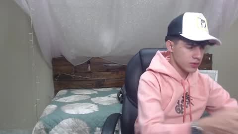 dyla_n18_ online show from January 19, 2025, 7:58 pm