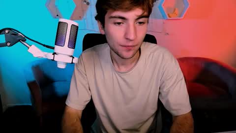 dylan_bold online show from November 16, 2025, 9:53 pm