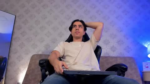 Dylan online show from September 22, 2025, 11:23 am