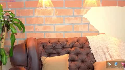 D Y L A N online show from September 30, 2025, 11:32 pm