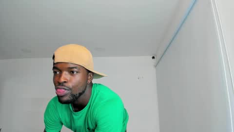 Dylan Taylor online show from February 19, 2025, 3:39 am