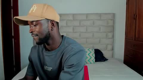 Dylan Taylor online show from November 22, 2025, 12:37 pm