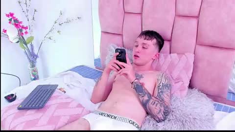 ---DYLAN--- online show from February 16, 2025, 6:10 pm