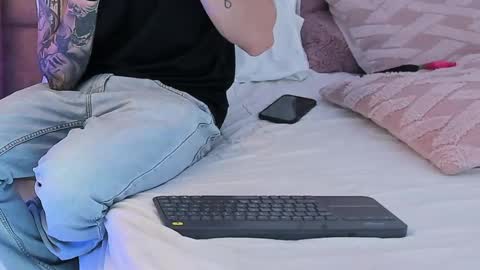 ---DYLAN--- online show from March 11, 2025, 3:26 am