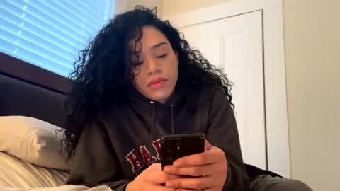 Dynasty online show from February 13, 2025, 9:06 pm