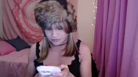 Ella online show from May 16, 2026, 5:37 am