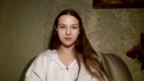 Yuni online show from April 20, 2026, 4:10 pm