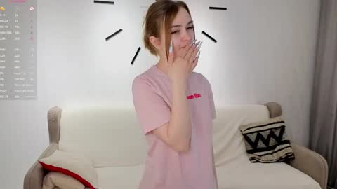 Jess online show from April 22, 2026, 4:37 am