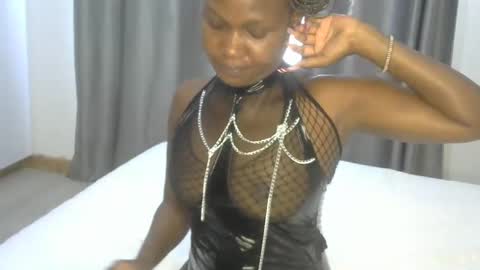 east_queen online show from January 3, 2025, 9:36 am