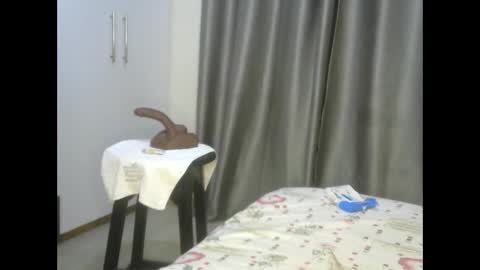 east_queen online show from February 23, 2025, 4:02 pm