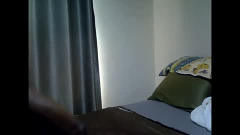 east_queen online show from November 8, 2025, 10:15 am