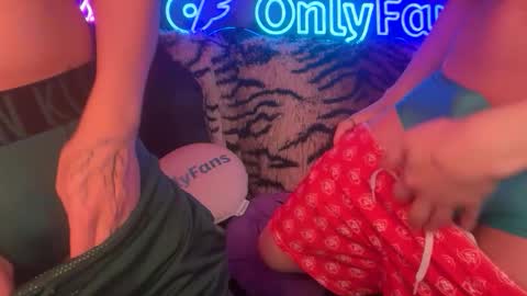 eastinwestin online show from March 6, 2026, 8:44 am