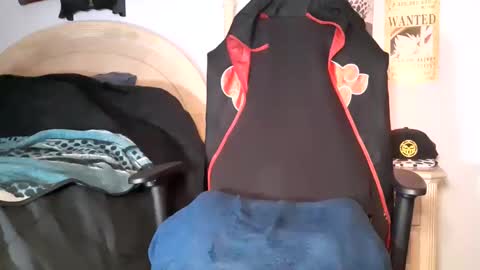 TWITTER   INSTAGRAM    easybreezy20   ONLINE 1230 AM TO 7AM online show from April 11, 2026, 7:45 am