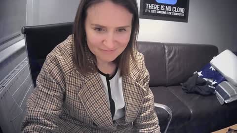 Nadia Ferreira  online show from February 26, 2026, 9:25 pm