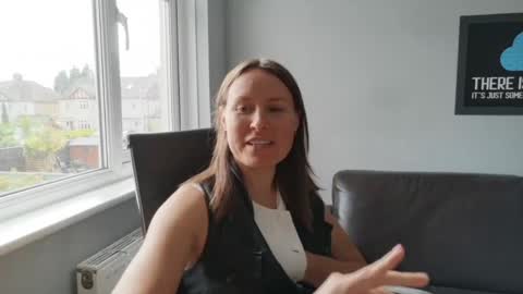 Nadia Ferreira  online show from June 5, 2026, 9:15 am