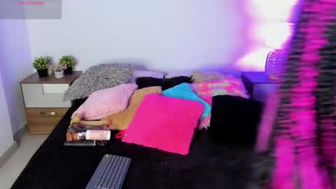 ebony_cute9 online show from April 4, 2026, 11:08 am