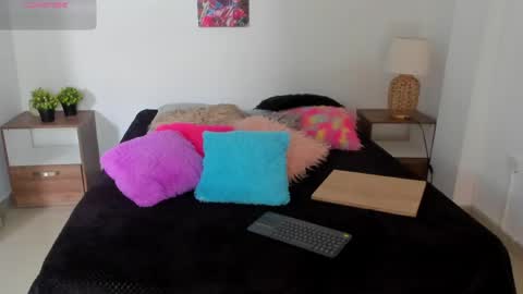 ebony_cute9 online show from April 25, 2026, 7:00 pm