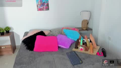 ebony_cute9 online show from April 27, 2026, 7:01 pm