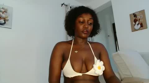 Snapshot of ebony_ghoddes chatting on December 16, 2025, 6:18 am ebony online show from December 16, 2025, 6:18 am