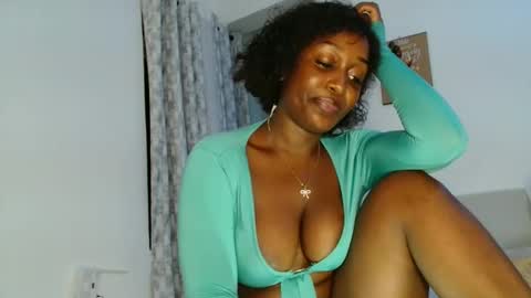 Snapshot of ebony_ghoddes chatting on December 16, 2025, 7:41 pm ebony online show from December 16, 2025, 7:41 pm