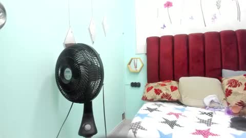 Snapshot of ebony_hot_25 chatting on October 29, 2025, 11:39 pm ebony_hot_25 online show from October 29, 2025, 11:39 pm