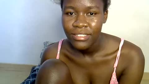 ebony_lynne online show from July 7, 2026, 7:09 am