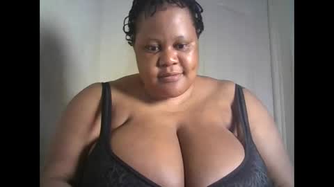 ebony_magixs online show from October 6, 2025, 6:33 am
